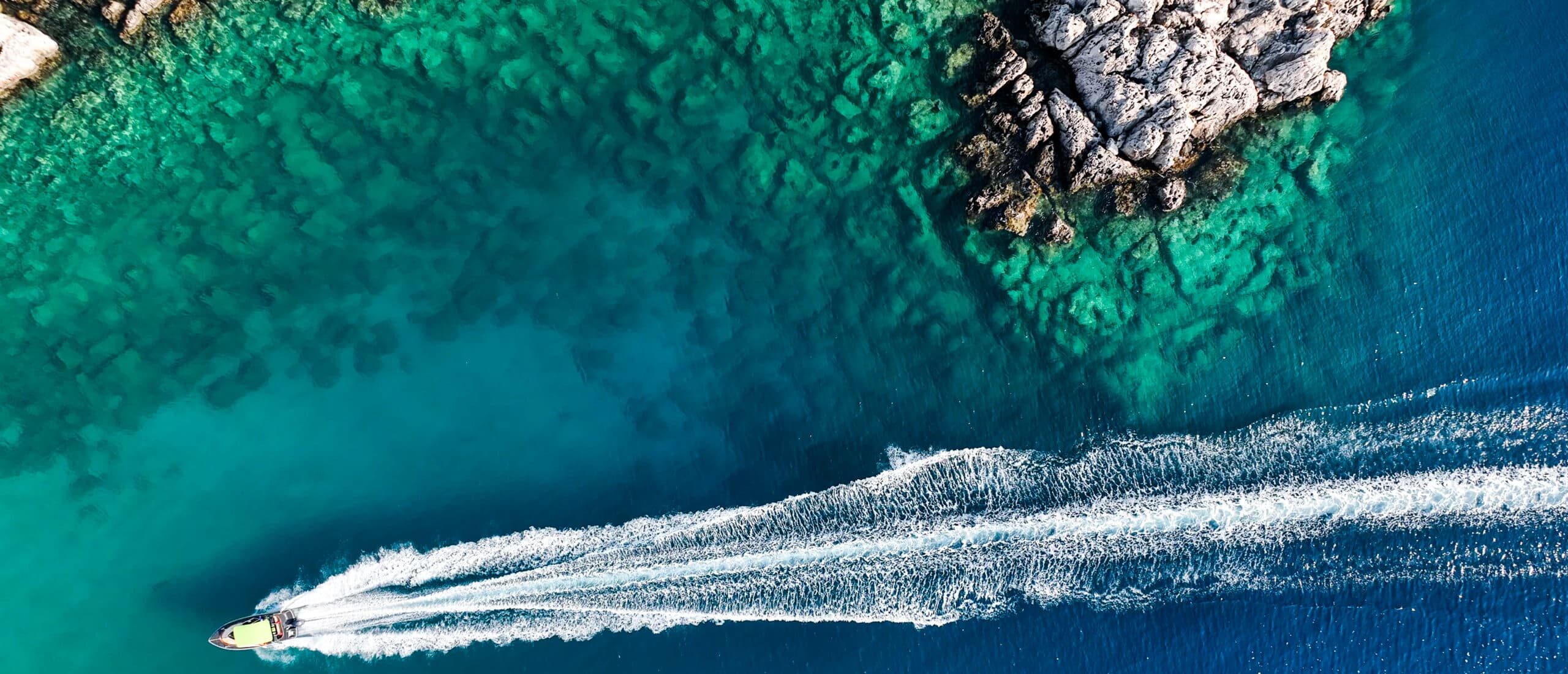Speed boat on the ocean
